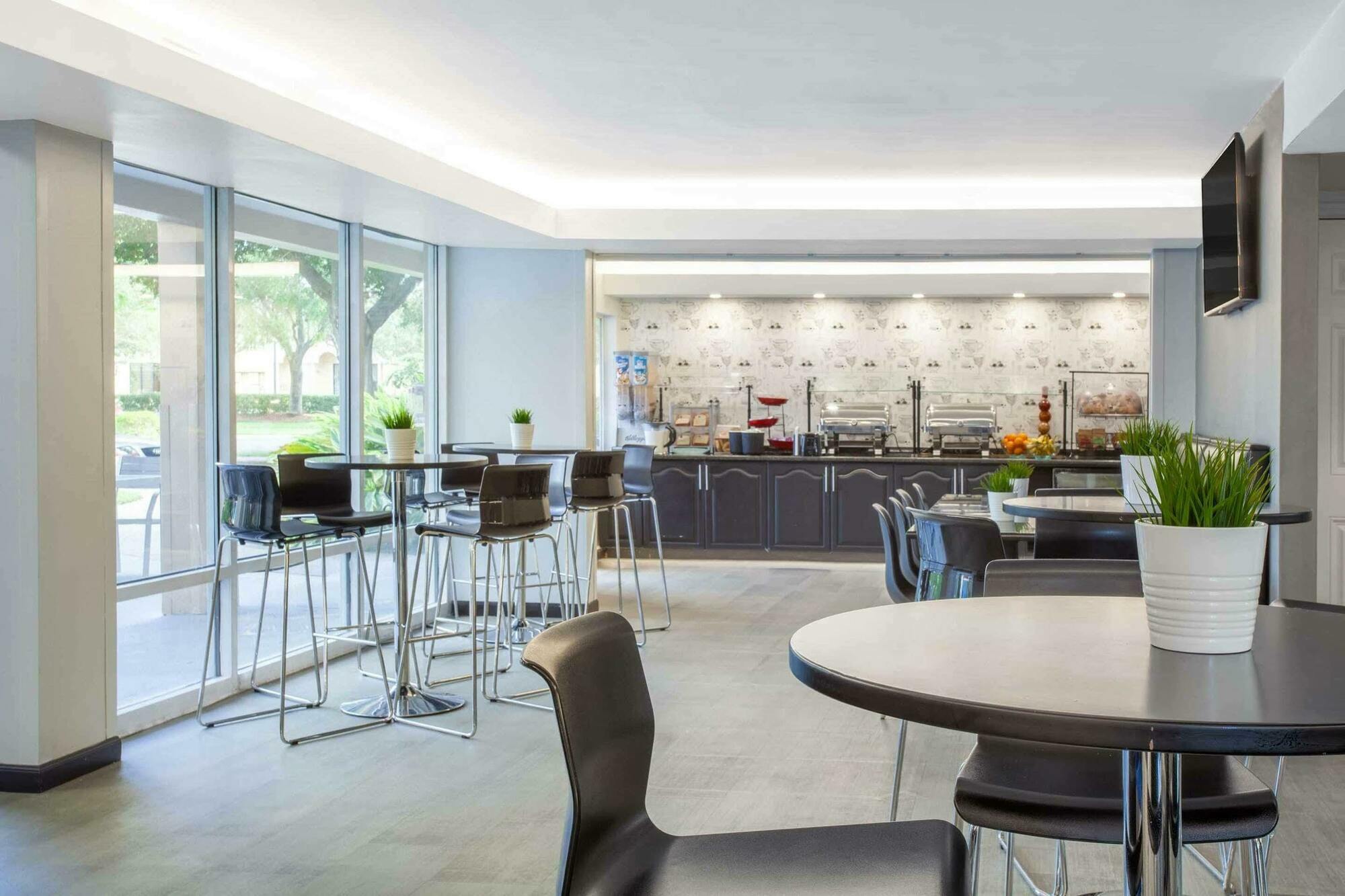 Orlando Inn Near International Drive Williamsburg Экстерьер фото